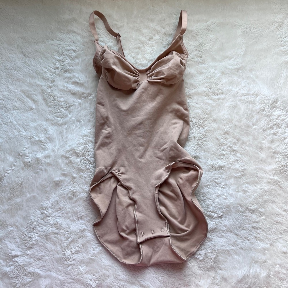 Skims Seamless Sculpt Sculpting Bodysuit Tan Clay Large Mid Thigh Shapewear NWOT